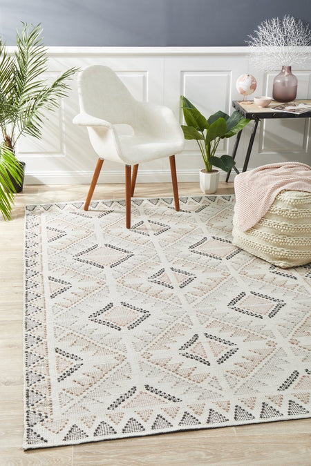 Sasha Vidya Rug white Peach